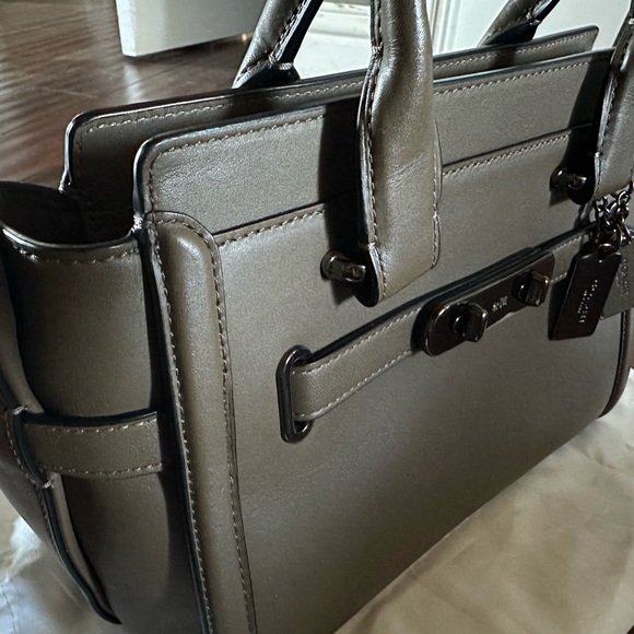 Coach Swagger 27 – Dark Fatigue Glovetanned Leather – Gunmetal Hardware - Picture 3 of 8